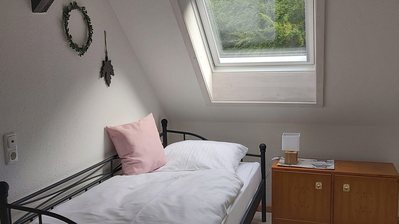 Wasserkraftwerk 3 Schlafzimmer mit Einzelbett und Wasserkraftwerk 3 Schlafzimmer mit Einzelbett und